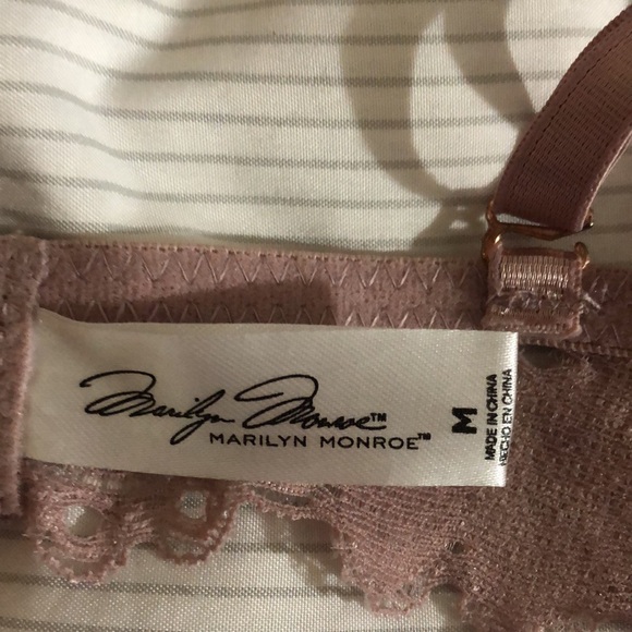 Marilyn Monroe - Dusty Pink Lace Bralette - Picture 6 of 6